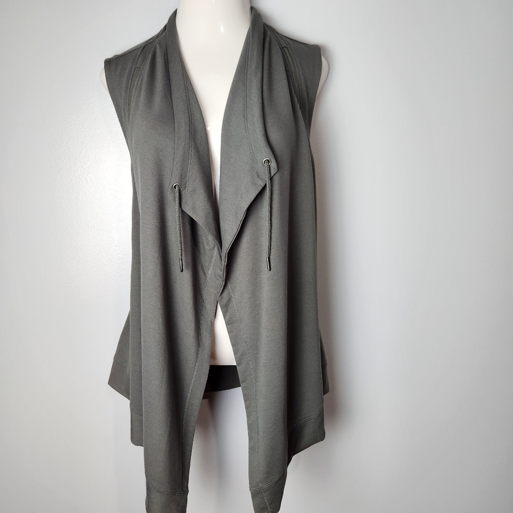 Harper Heritage Gray Long Vest M NWT